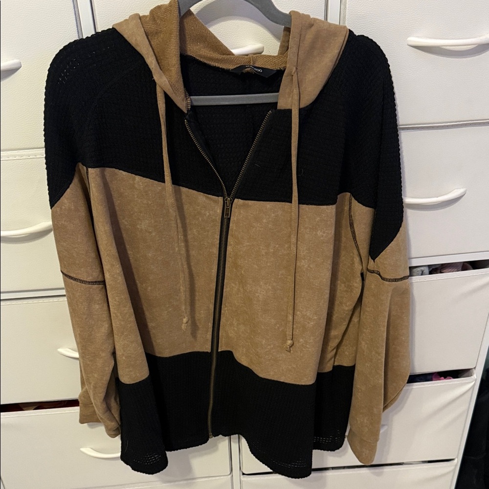 Black and Tan Women's Hooded Sweater